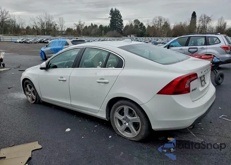 2012 Volvo S60 T5 z USA, uszkodzony, nr VIN YV1622FS7C2121846
